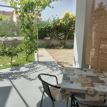 Ana * Vodice